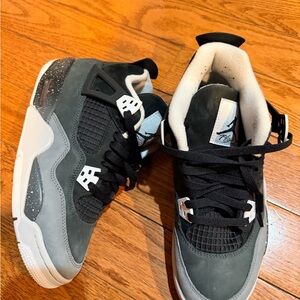 Jordan  Sneakers in Black and Gray